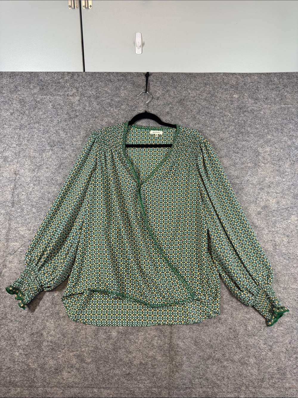 Max Studio Green Geometric Faux Wrap Blouse XL Boho Long Sleeve Fall Chic